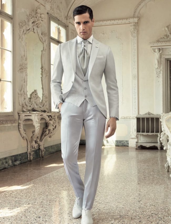 abito da sposo bianco